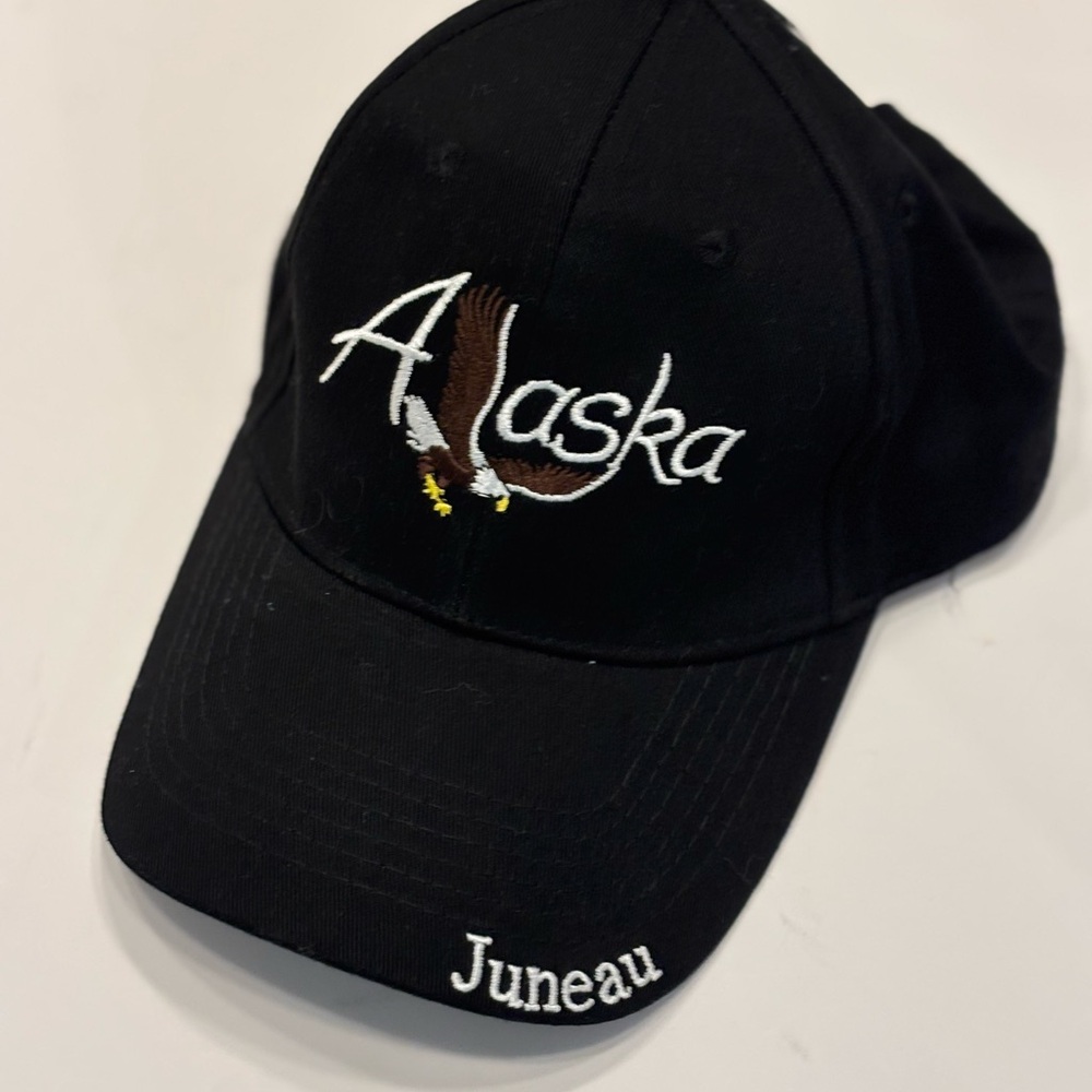 ALASKA HAT  SOUVENIR HAT CAP
BLACK WITH EAGLE EMBROIDERED